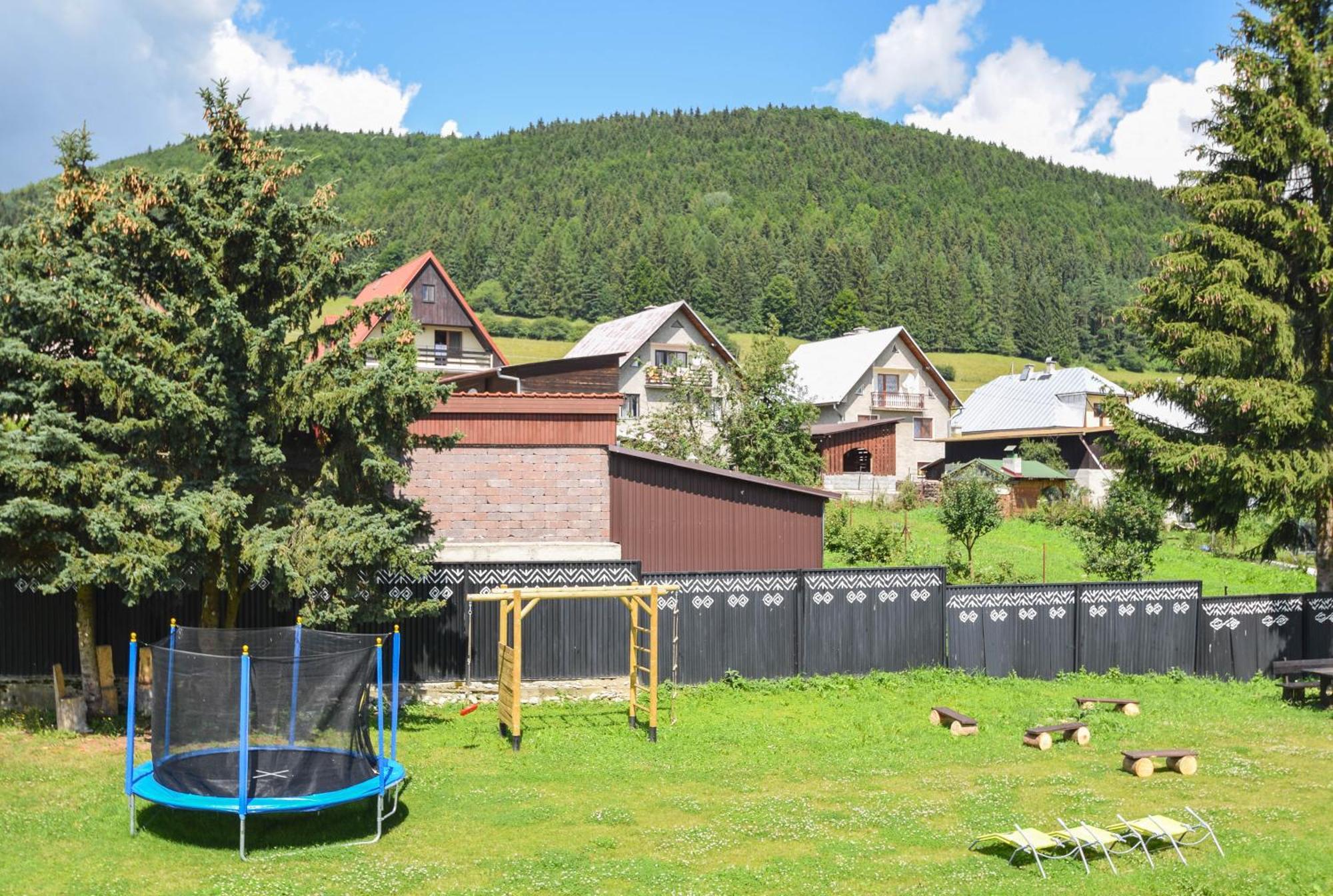 Kastiel Cicmany Hotell Exteriör bild